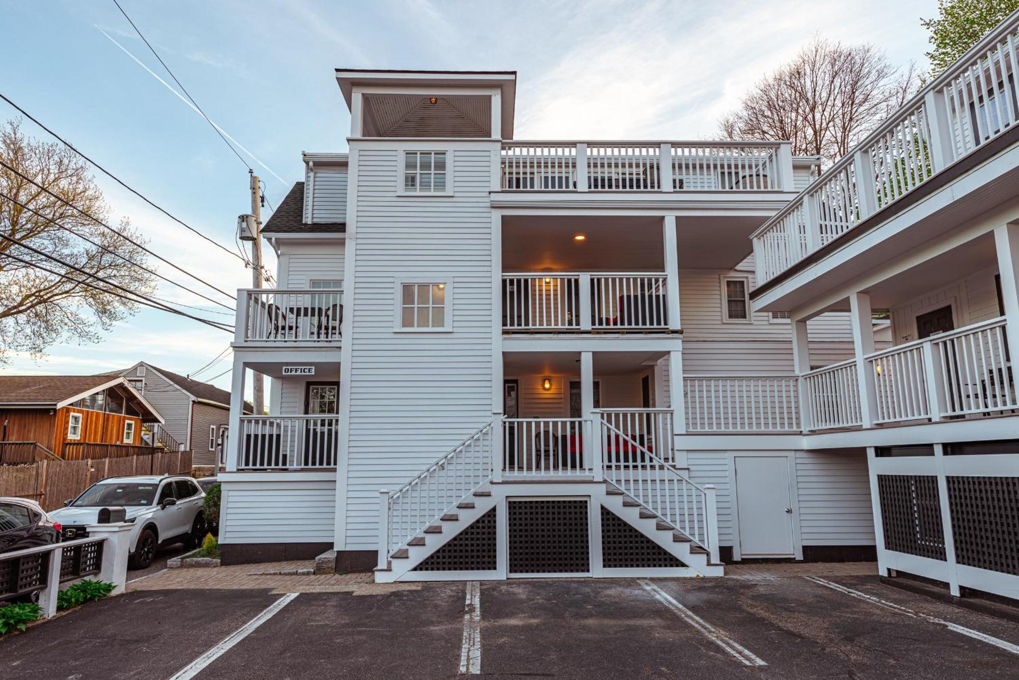 Eagle House Motel 락포트 외부 사진